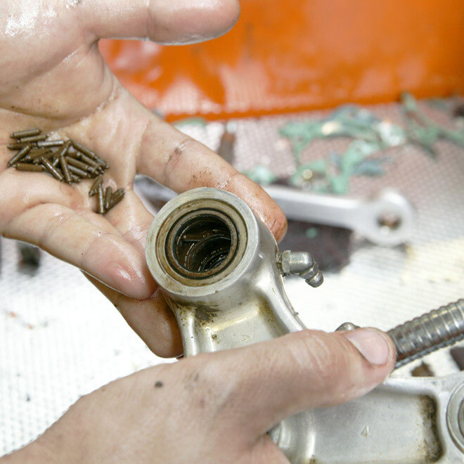 Remove & Refit Swingarm & Linkage Bearings